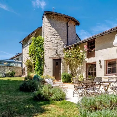 La De La Tour Bed & Breakfast