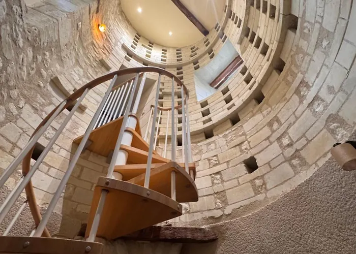 La De La Tour Couette-café Colombiers (Vienne)